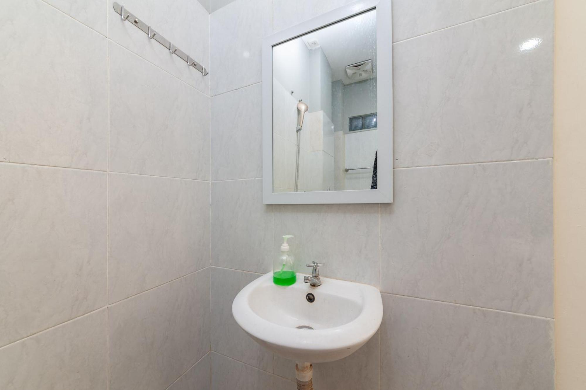 Hotel Urbanview Ellegan Alam Sutera Serpong By Reddoorz Tangerang