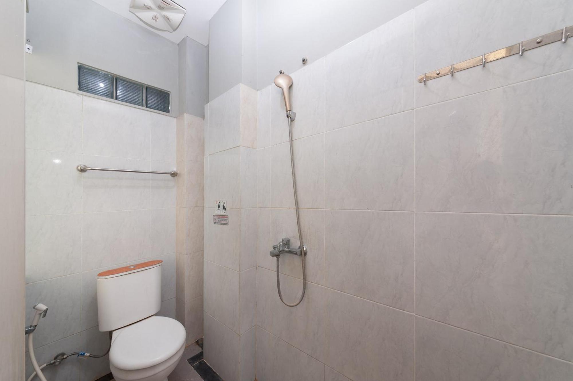 Urbanview Ellegan Alam Sutera Serpong By Reddoorz Hotel 3*